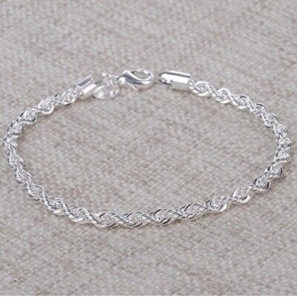 1 LEFT 💕 8” TWIST SILVER STAINLESS STEEL BRACELET - Picture 2 of 7
